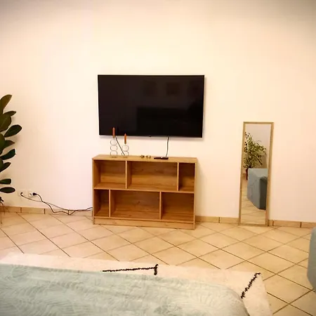 Rosy 세라발레스크리비아